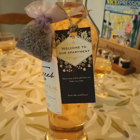 2 Bedroom Old Town Centre Nicea