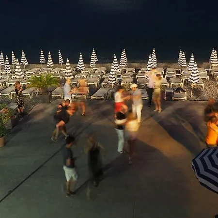 2 Bedroom Old Town Centre Apartament