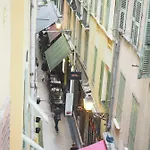 2 Bedroom Old Town Centre Апартаменты *