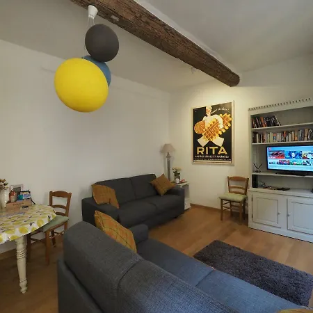 2 Bedroom Old Town Centre Nice
