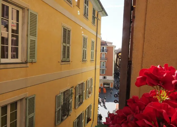 2 Bedroom Old Town Centre شقة
