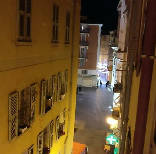 شقة 2 Bedroom Old Town Centre *