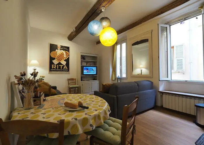 2 Bedroom Old Town Centre