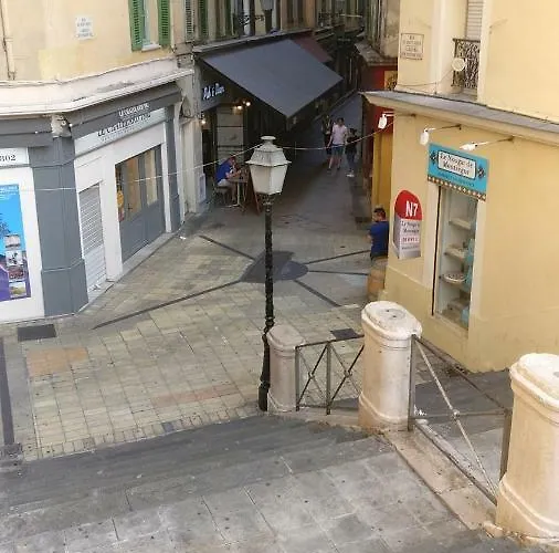 2 Bedroom Old Town Centre Nicea