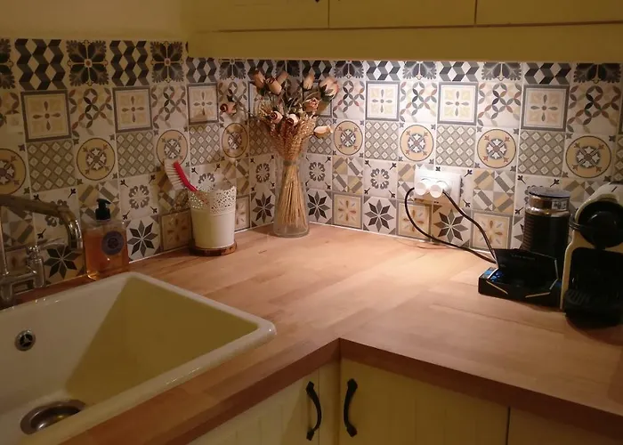 2 Bedroom Old Town Centre Apartament Nicea