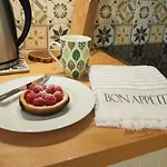 דירה 2 Bedroom Old Town Centre *