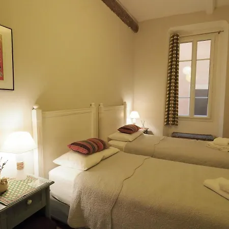 2 Bedroom Old Town Centre Apartment