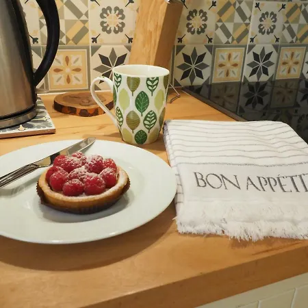 Apartment 2 Bedroom Old Town Centre *