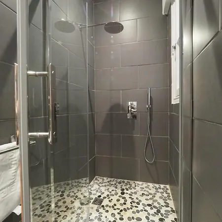 Apartment 2 Bedroom Old Town Centre Nice